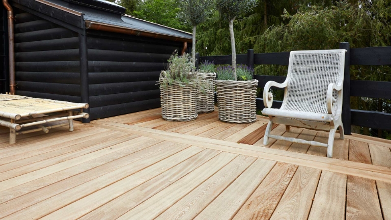 Sommerhus med
Guariuba-terrasse.